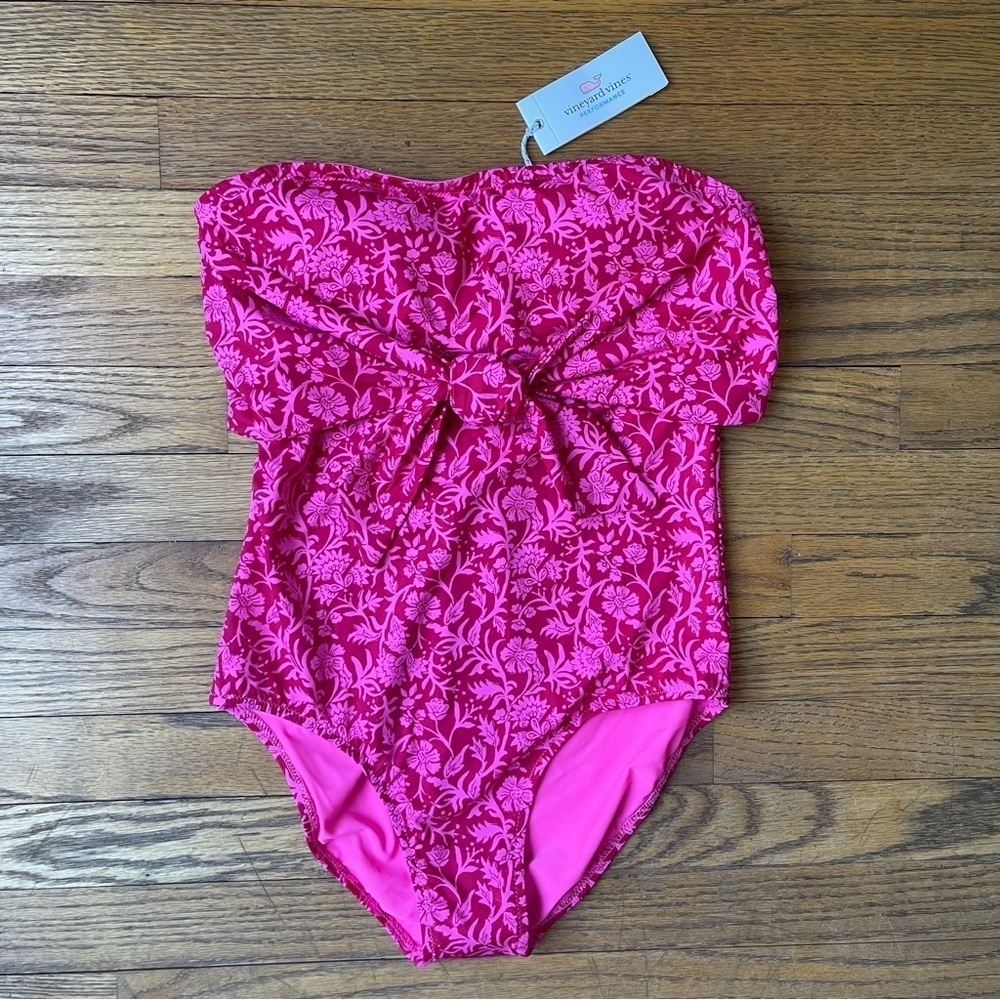 NEW Vineyard Vines strapless One Piece Pink Swimsuit Bandeau 2M001373 Small NWT